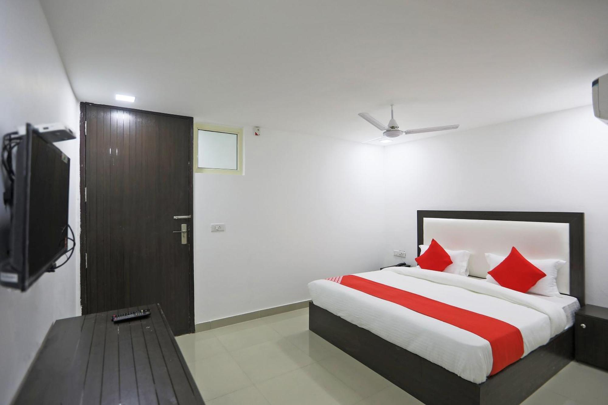 Townhouse South Lawn Hotel Új-Delhi Kültér fotó