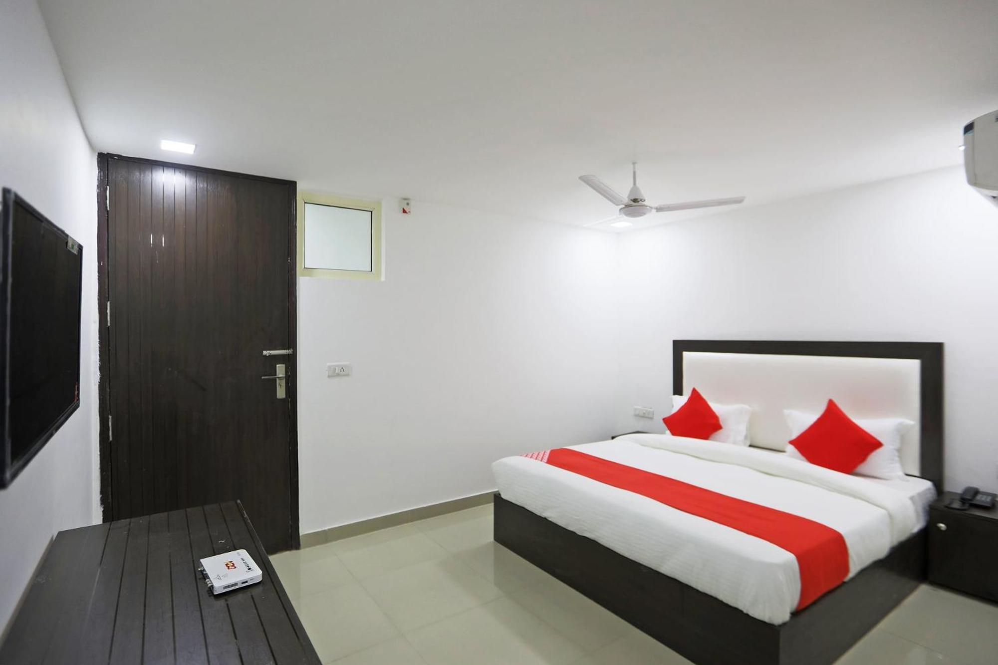 Townhouse South Lawn Hotel Új-Delhi Kültér fotó